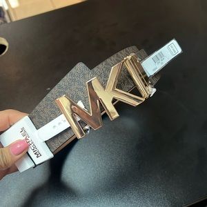 Michael Kors leather reversible belt size L NWT!